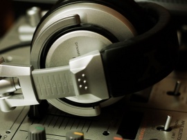 Sony MDR-V700 Headphones (click to view)